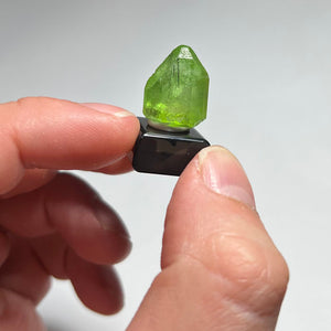 Natural Green Peridot Cystal