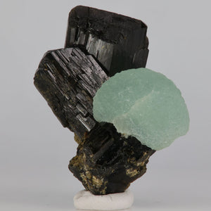 Prehnite on Epidote crystals mali