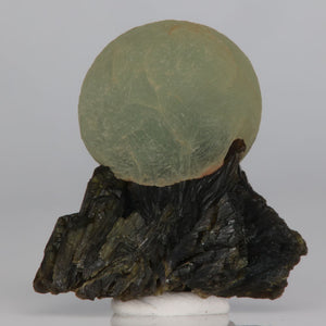 Prehnite on epidote