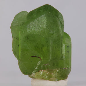 Green Natural PEridot crystal