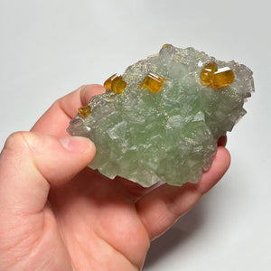 Barite on fluorite