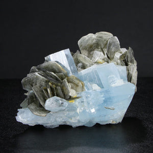 Aquamarine and muscovite Pakistan