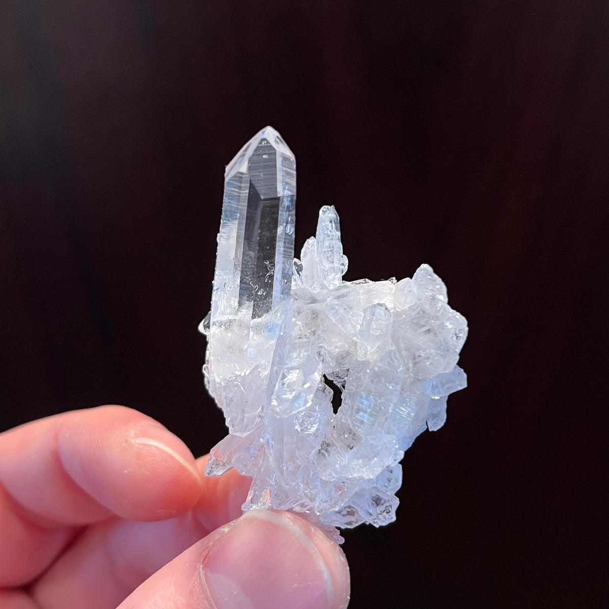 quartz cluster size in hand