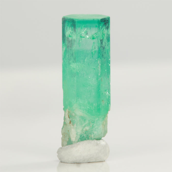 Colombian Emerald Raw Crystal Mineral Specimen green