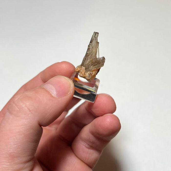 Natural diaspore crystal with green to pink color shift Turkey
