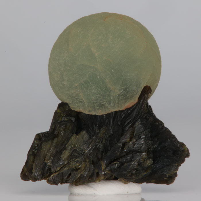 Prehnite on epidote