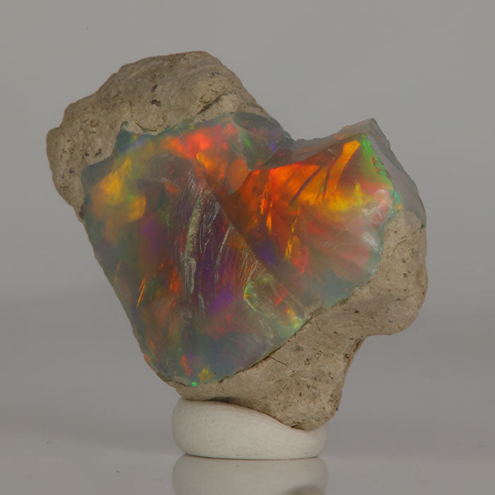 ethiopian-opal-red-green-flash-rough