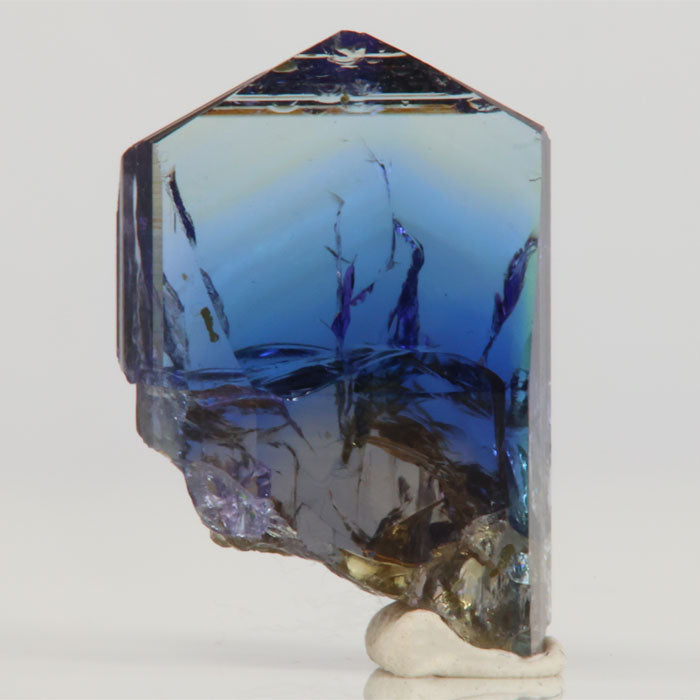 Uncut tanzanite