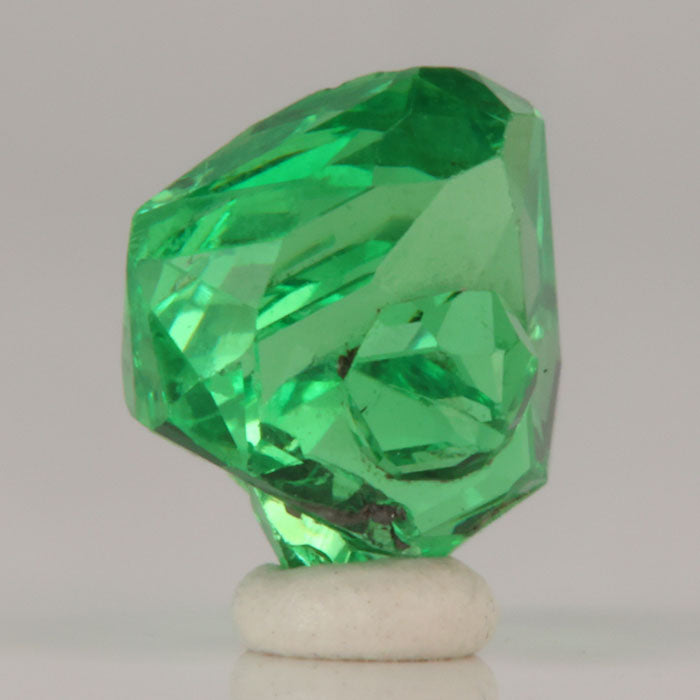 crystal garnet green color