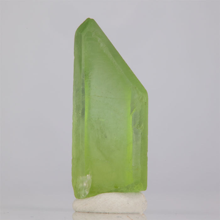 Terminated PEridot crystal specimen