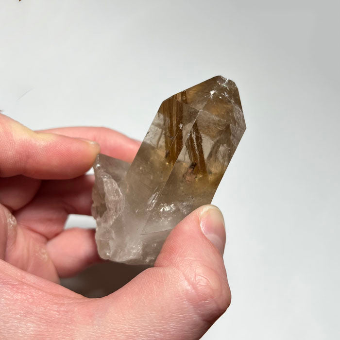 Quartz with rutile needles