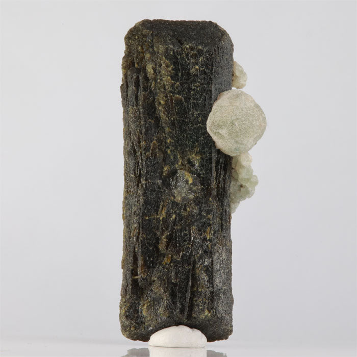 Raw natural Epidote Mineral Specimen