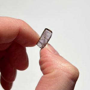 hand size reference for natural tanzanite