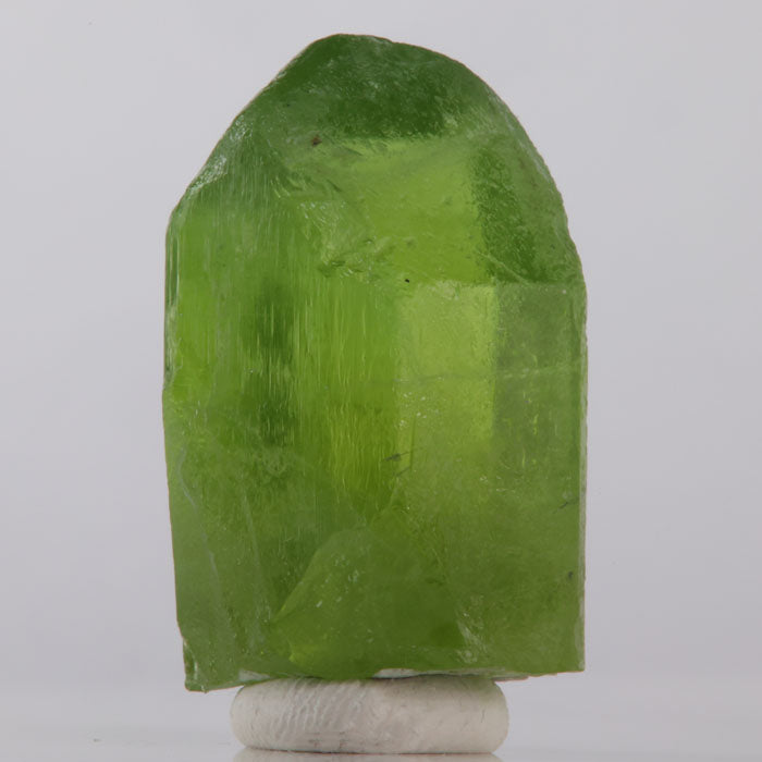 Raw green peridot crystal from pakistan