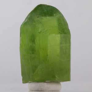 Raw green peridot crystal from pakistan