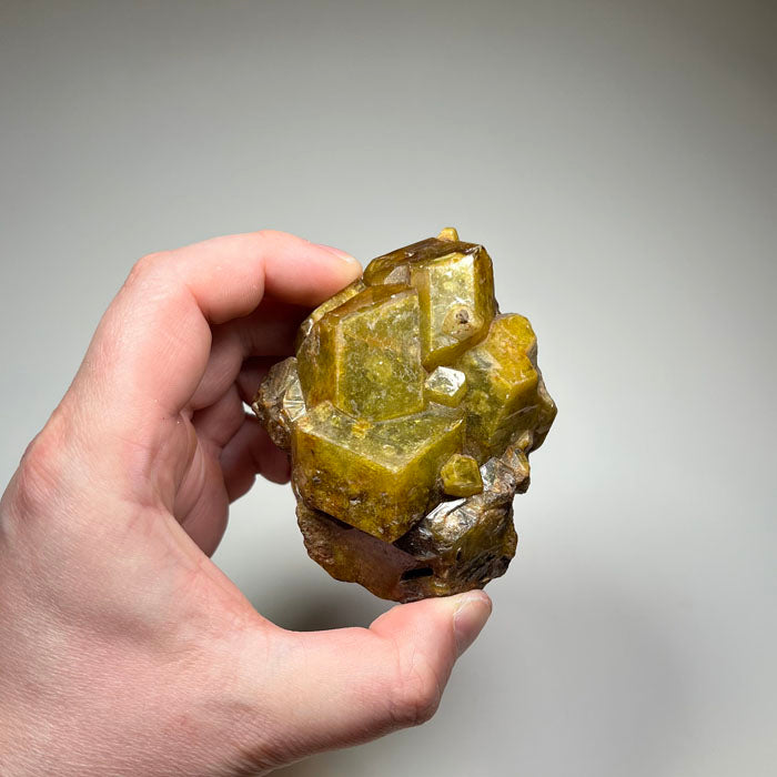 large garnet crystals Mali blocky formation