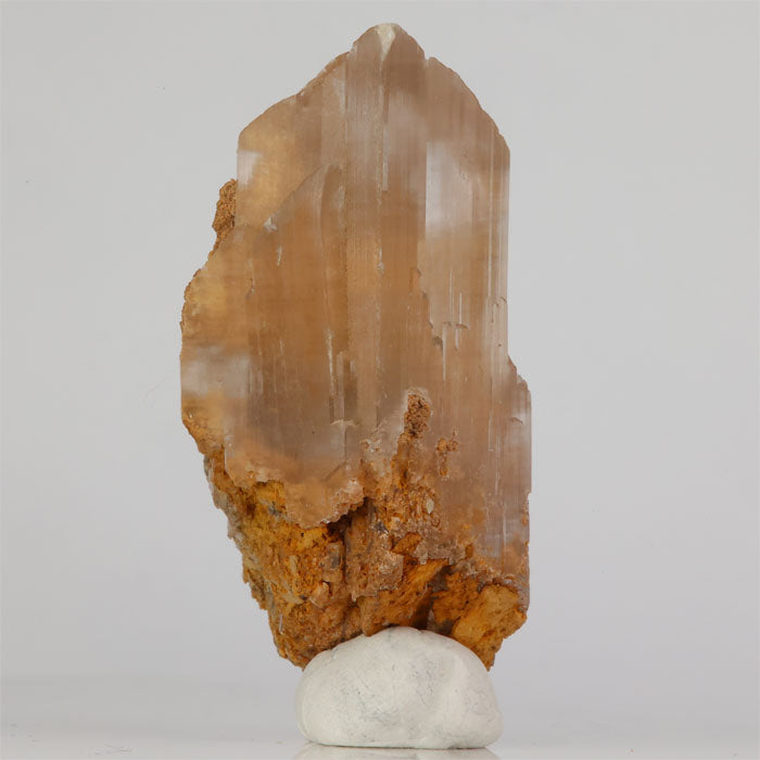 Mexican gypsum crystal with satin luster and structure