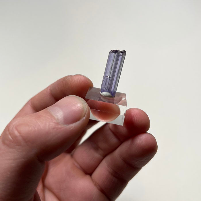 Unheated tanzanite crystal from Tanzania with violet blue color and prismatic form