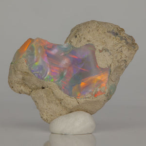 opal-rough-with-matrix-collector-piece