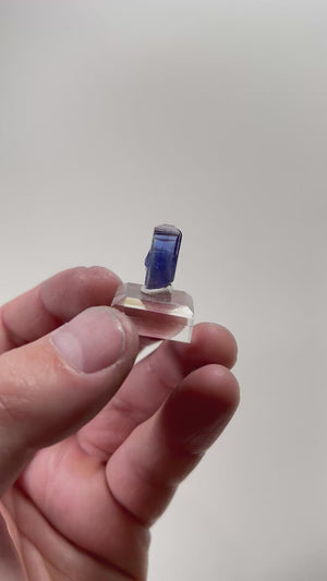 tanzania-tanzanite-zoisite-specimen