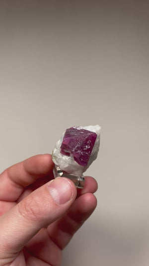 natural spinel crystal Tanzania in host rock