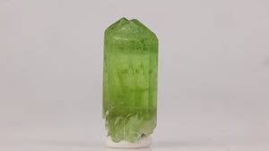 collector-peridot-specimen-natural-crystal