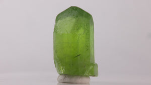 Raw natural peridot crystal mineral specimen from pakistan