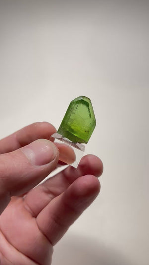 natural-peridot-crystal-specimen-pakistan-green