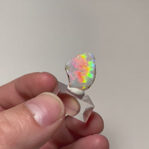 colorful-ethiopian-opal-cutting-rough