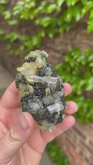 quartz-crystals-with-epidote-sichuan-china