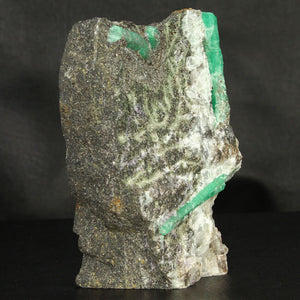 raw natural Emerald crystal specimen china