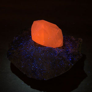 Fluorescent Calcite