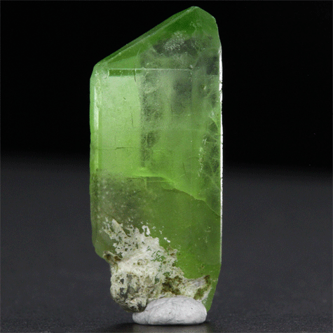 Green Raw PEridot crystal point