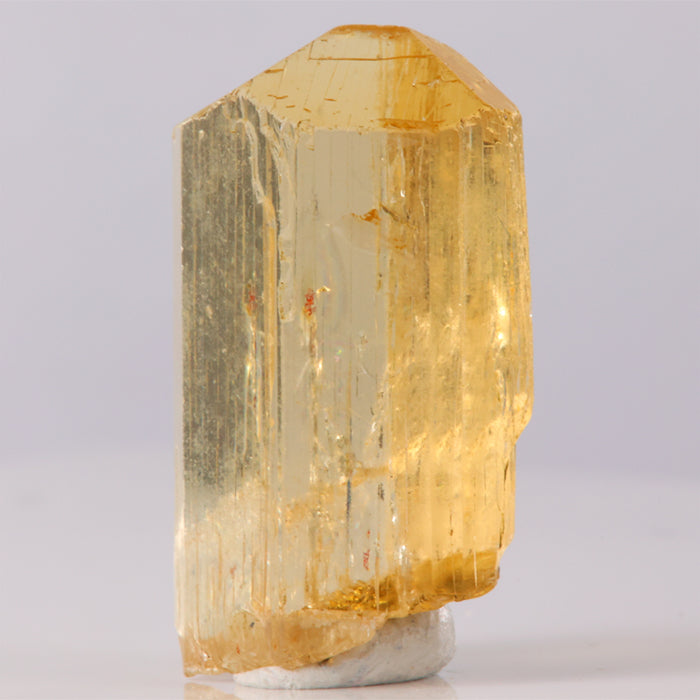 Cristal de scapolite jaune doré originaire d'Inde - France Cristal de scapolite jaune doré originaire d'Inde - France